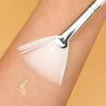 White Handle Fan Makeup Brush - Vignette | VogueBeautify